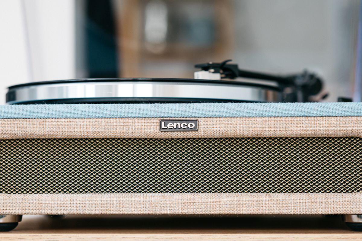 LENCO Lenco LS-440 BUBG Виниловый проигрыватель с 4 встроенными динамиками, Bluetooth и Tone & Pitch контролем